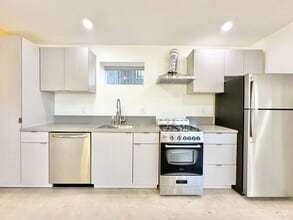 2429 W Ave 33 in Los Angeles, CA - Building Photo - Building Photo