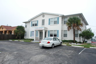 245 N Halifax Ave in Daytona Beach, FL - Building Photo - Building Photo