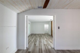 1510 NE 132nd Rd in North Miami, FL - Building Photo - Building Photo
