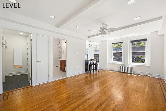 200 W 108th St in New York, NY - Building Photo - Building Photo