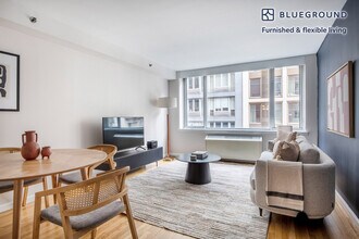 120 W 21st St in New York, NY - Building Photo - Building Photo