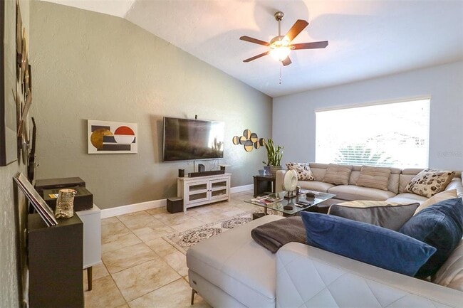 1523 NW 39th Ter in Gainesville, FL - Building Photo - Building Photo