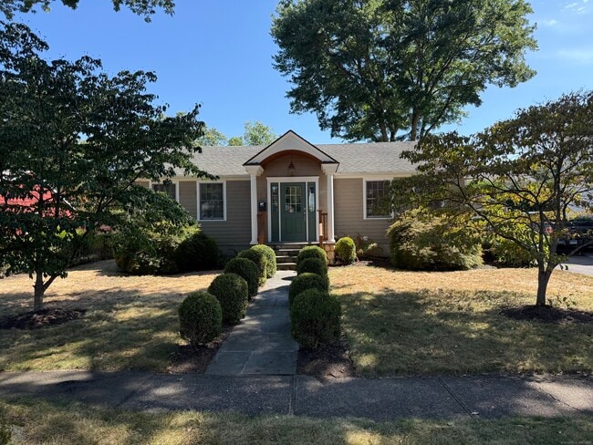 227 Partridge Ln in Fairfield, CT - Building Photo - Building Photo