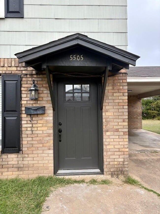 5505-5507 Tennyson Dr in Waco, TX - Foto de edificio - Building Photo