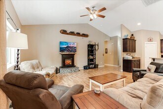 17329 Harlequin Dr in Bend, OR - Building Photo - Building Photo