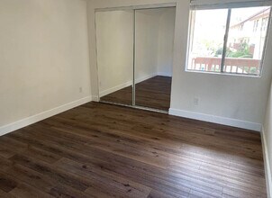 6111 Rancho Mission, Unit 206 in San Diego, CA - Foto de edificio - Building Photo