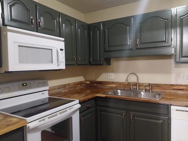 120 Arcadia Ln in Oak Ridge, TN - Building Photo - Building Photo