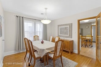 5929 W Leland Ave, Unit 2 in Chicago, IL - Building Photo - Building Photo