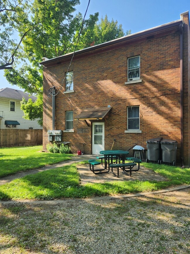 610 Sycamore St, Unit #3 in Niles, MI - Building Photo - Building Photo