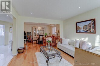 305 Old Harwood Ave in Ajax, ON - Building Photo - Building Photo