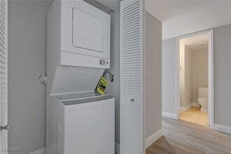 3111 Bel Air Dr in Las Vegas, NV - Foto de edificio - Building Photo