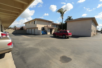 2543 Winston Rd in Anaheim, CA - Building Photo - Building Photo