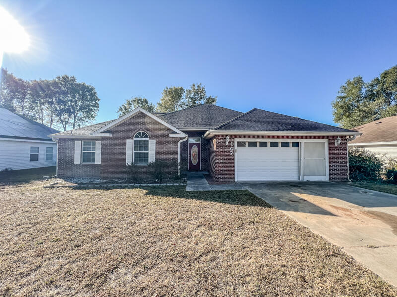 107 Kyle Ln in Crestview, FL - Building Photo