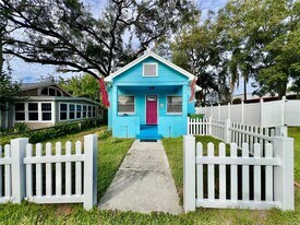 107 W Minnehaha St in Tampa, FL - Building Photo