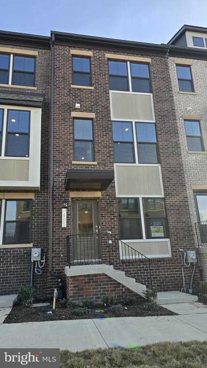 3405 Ganton St in Hyattsville, MD - Foto de edificio