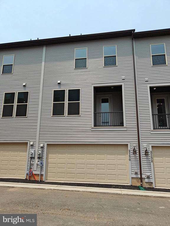 2130 Acadia Rd in Herndon, VA - Building Photo - Building Photo