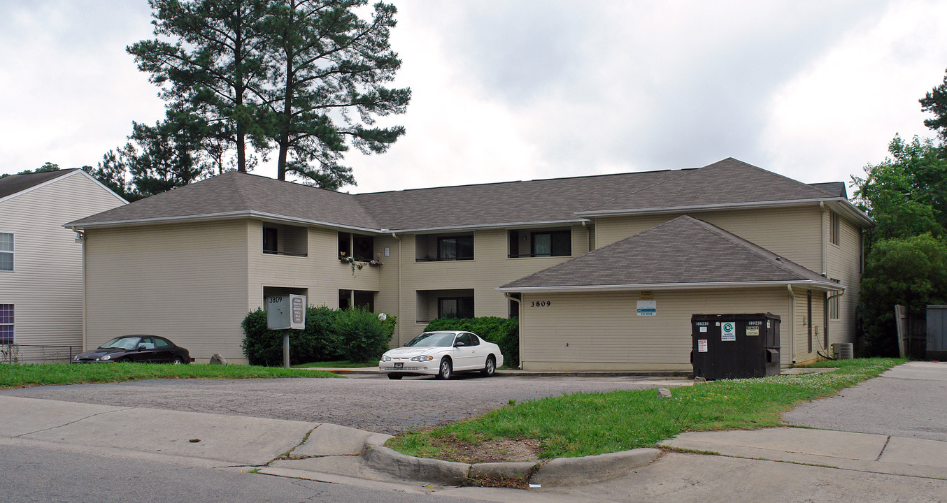 Sherman Court in Raleigh, NC - Building Photo