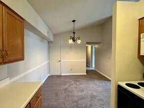 803 Moultrie Ct-Unit -F in Greensboro, NC - Building Photo - Building Photo
