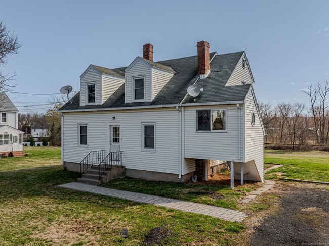 property at 11 Pine Ridge Rd