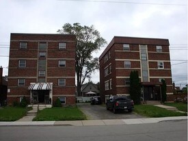 14 Crosthwaite Ave S Apartments