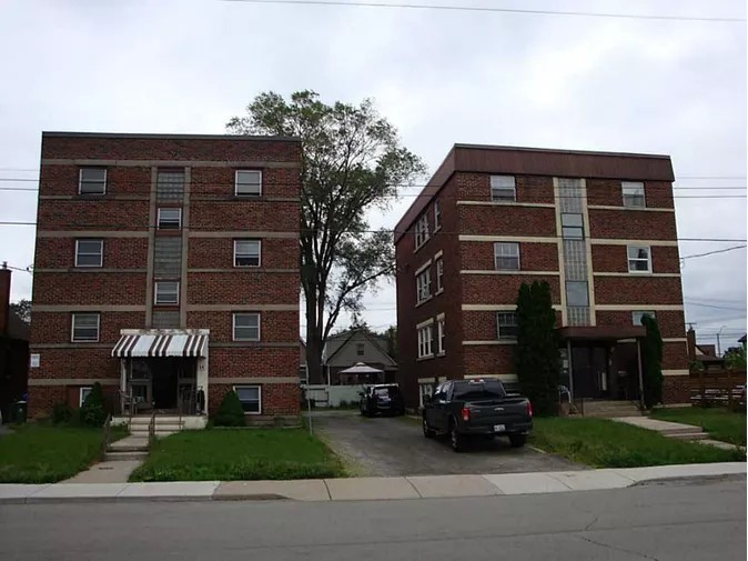 14 Crosthwaite Ave S in Hamilton, ON - Building Photo