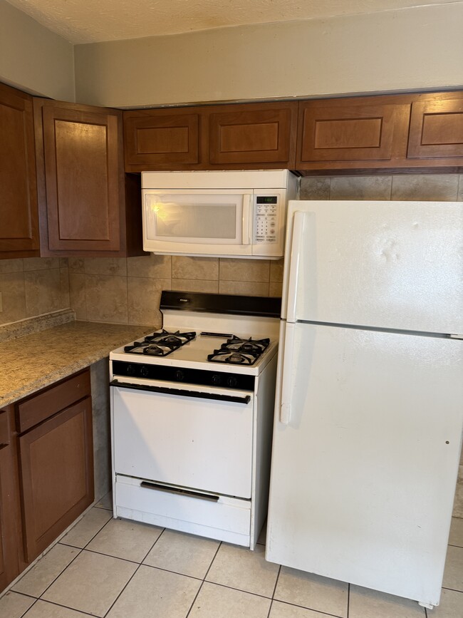 1224 Florida Ave, Unit Apt a 1224 in Akron, OH - Building Photo - Building Photo