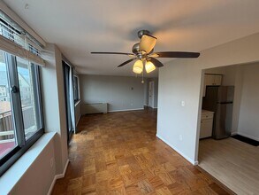 4201 Cherry Hill Rd in Arlington, VA - Building Photo - Building Photo