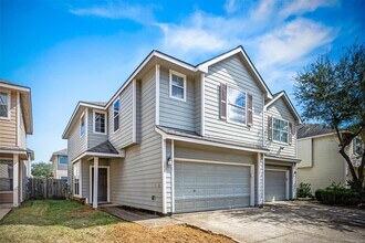 12427 Oriole Lake Way in Houston, TX - Building Photo - Building Photo