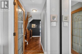 24 Whelan Dr in Ottawa, ON - Building Photo - Building Photo