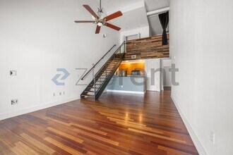 1501 Doyle Carlton Dr in Tampa, FL - Building Photo - Building Photo