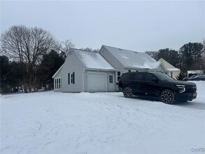 3 Wills Dr in New Hartford, NY - Building Photo - Building Photo