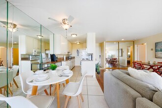 1855 Diamond St, Unit 128 in San Diego, CA - Foto de edificio - Building Photo