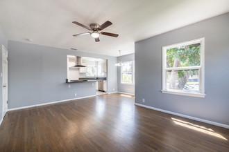 1700 N Lima St in Burbank, CA - Building Photo - Building Photo