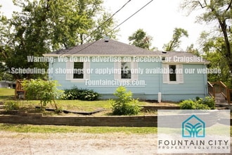 1116 4th St in Platte City, MO - Building Photo - Building Photo