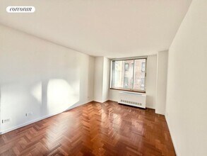 2373 Broadway in New York, NY - Building Photo - Building Photo