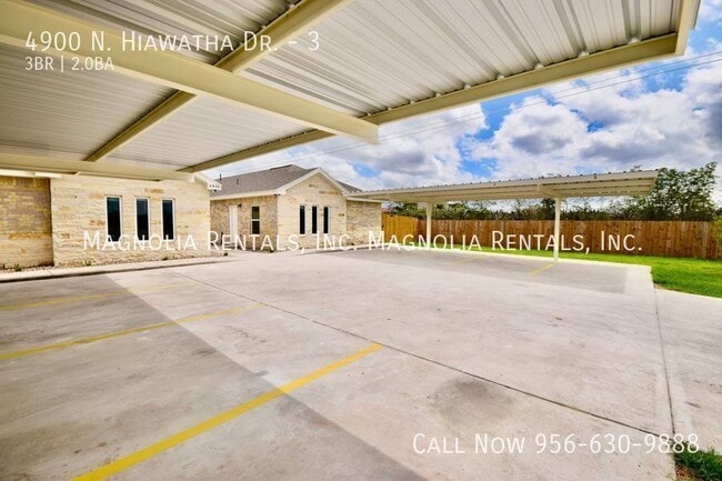 4900 N Hiawatha Dr