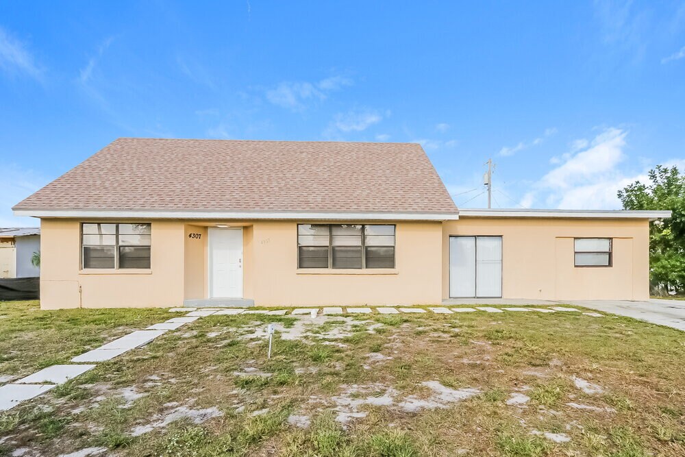 4307 Brooks Ave in West Palm Beach, FL - Building Photo