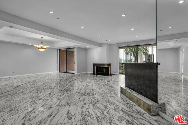 125 N Gale Dr in Beverly Hills, CA - Building Photo - Building Photo