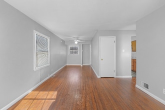 417 Caithness Rd in St. Louis, MO - Building Photo - Building Photo