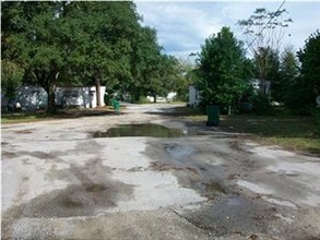 Pinecrest Mobile Home Park in Fort Walton Beach, FL - Building Photo - Other