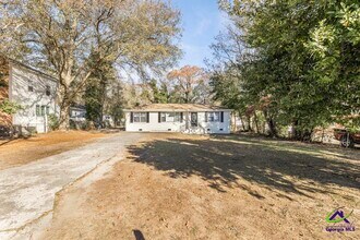 104 Sparta St in Warner Robins, GA - Building Photo - Building Photo
