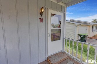 103 E 2nd St in Glasford, IL - Building Photo - Building Photo