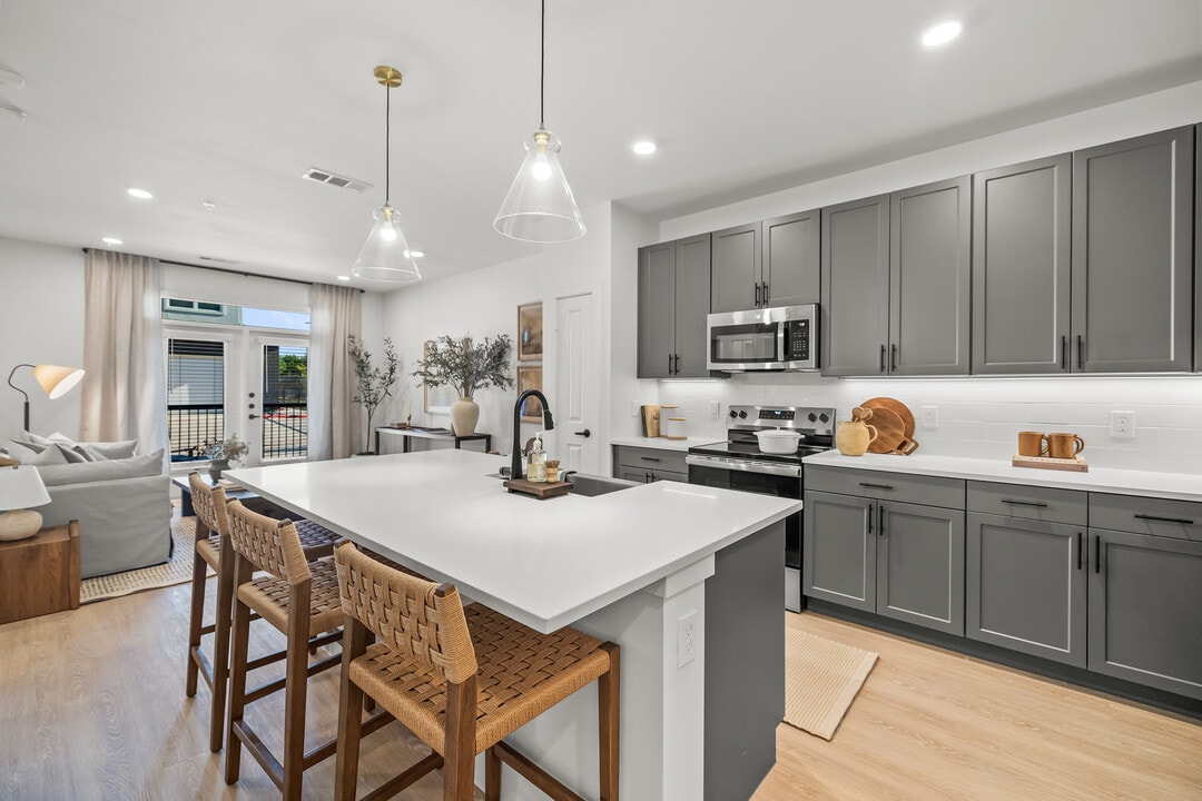 The Dawson on 360 in Arlington, TX - Building Photo