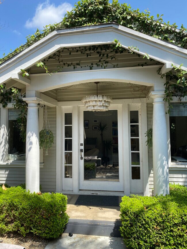 Unknown Property at 8861 Cynthia St in West Hollywood, CA Listing Removed