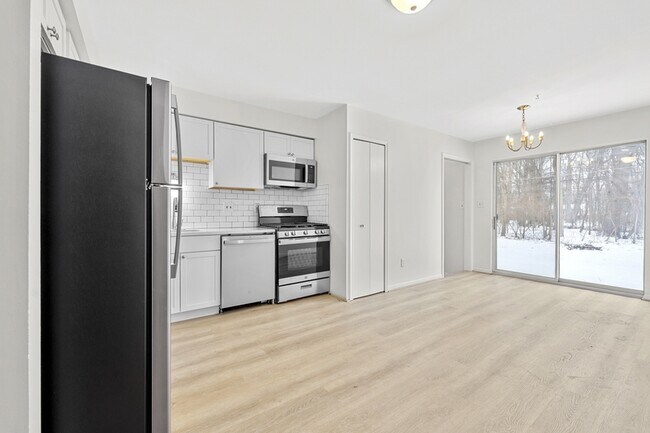 38198 Hixford Pl in Westland, MI - Building Photo - Building Photo