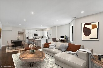 2539 N Milwaukee Ave in Chicago, IL - Building Photo - Building Photo