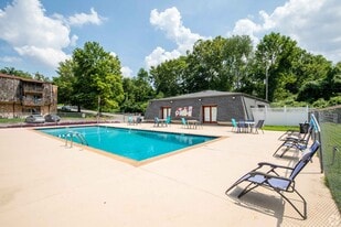 Hartford House Apartments in Nashville, TN - Building Photo