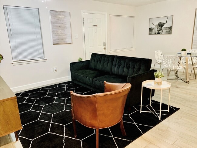 411 Ulrich St in Sugar Land, TX - Building Photo - Building Photo