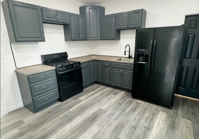 908 W Colorado Ave-Unit -Duplex in Colorado Springs, CO - Building Photo - Building Photo