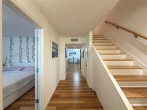 1001 Three Islands Boulevard in Hallandale Beach, FL - Foto de edificio - Building Photo